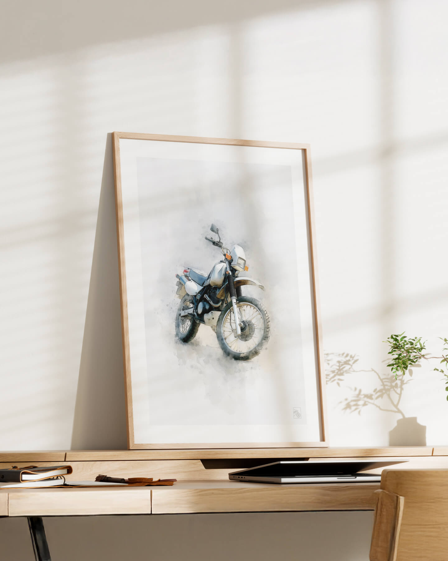 Affiche moto Honda Africa Twin XRV750 aquarelle fond minimaliste