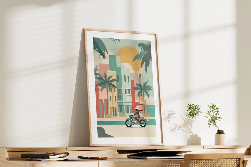 Poster moto BMW Art Déco minimaliste exposé sur un bureau en bois avec lumière naturelle.