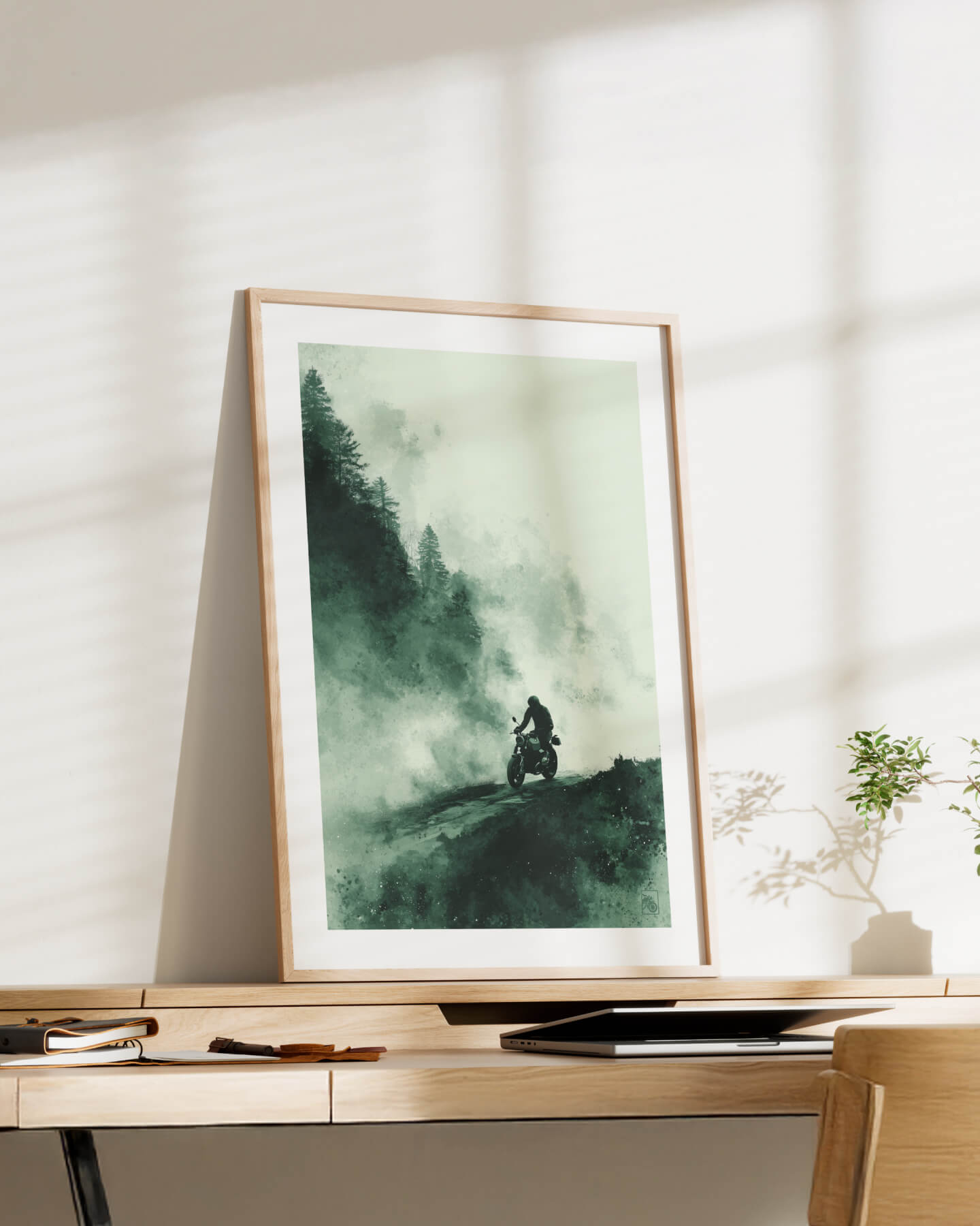 Affiche moto BMW R NineT encre chinoise route forêt brumeuse